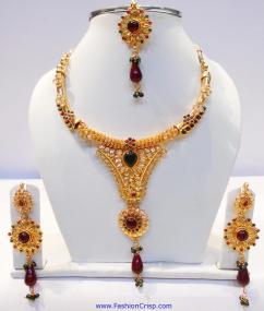 Indian-Gold-Kundan-Polki-Jewellery-Sets-Designs-21 