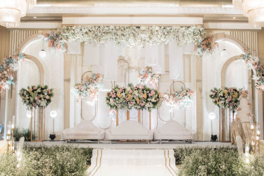 white pearl decoration 